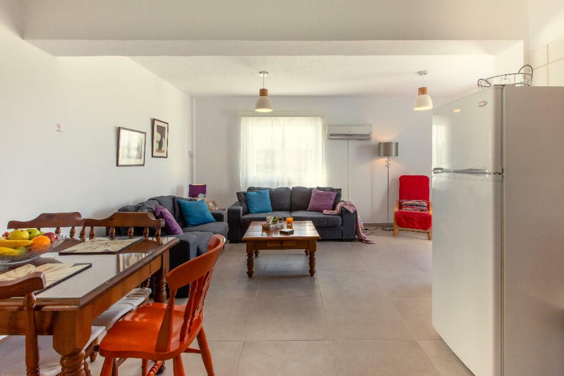 Jimmy'S Flat Paralimni Exterior photo